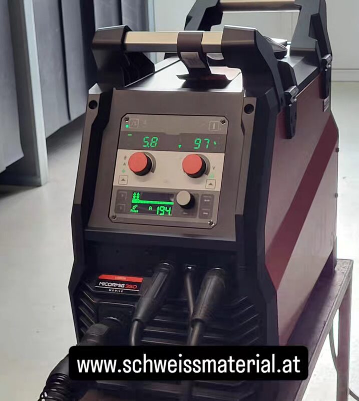 Schweißgerät Lorch MicorMIG 300 mobile auf Werkstatttisch